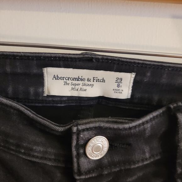 Abercrombie & Fitch Super Skinny Mid Rise Black Jeans 8/29 Ripped Knee Raw Hem - Picture 8 of 16